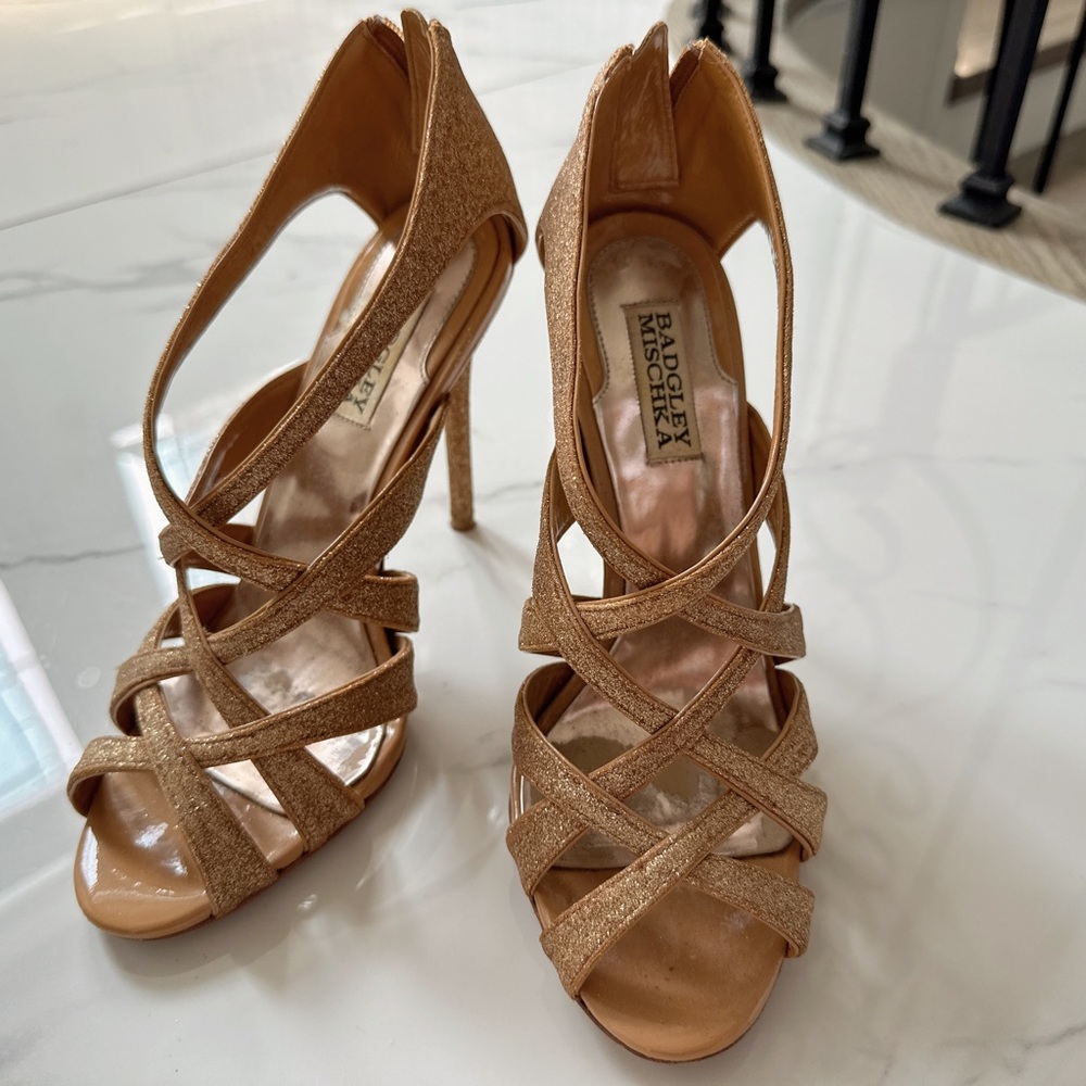 Badgley Mischka Gold 10cm high heels, perfect condition.